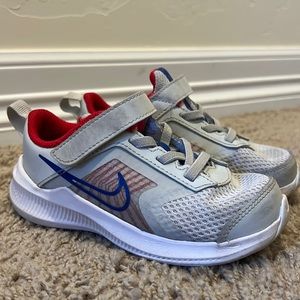 Nike Tennis Shoes ***Barely Worn***